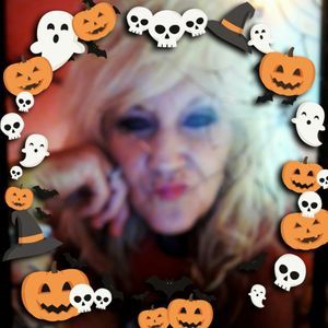 Meet your Posher, Valeria